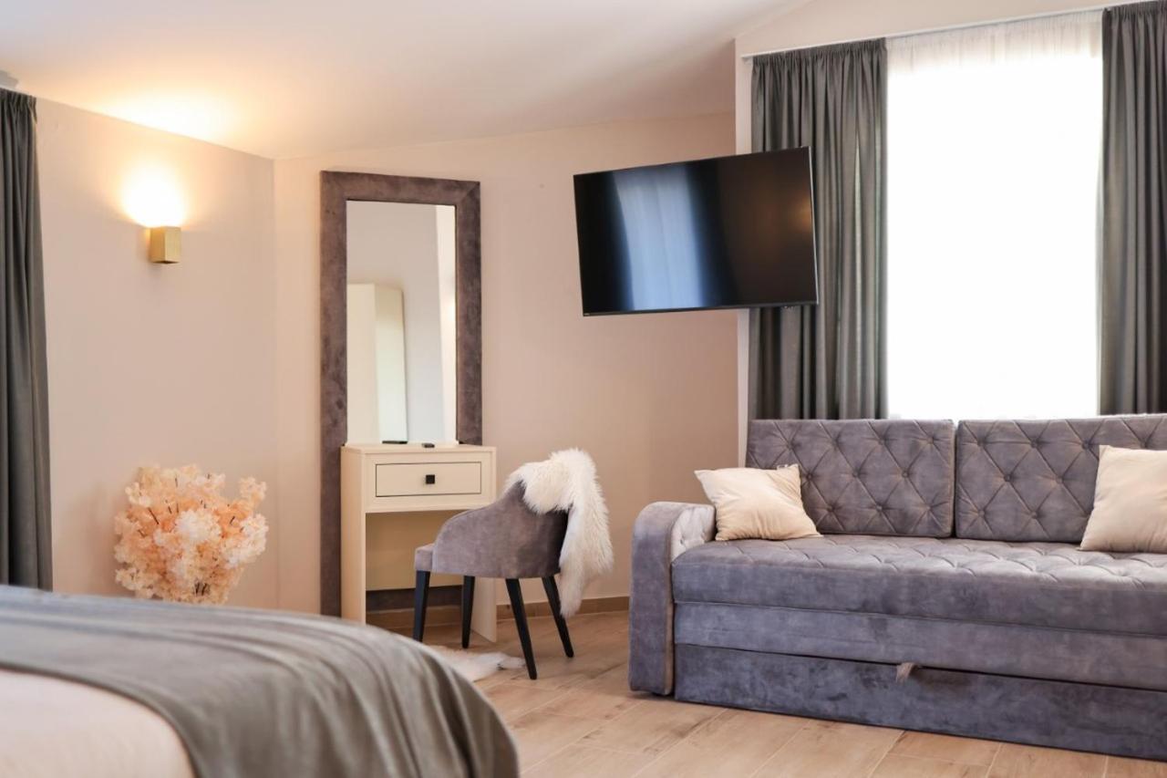Castello Exclusive Rooms With Breakfast - By Ta Leut Agency Privlaka  Exterior photo