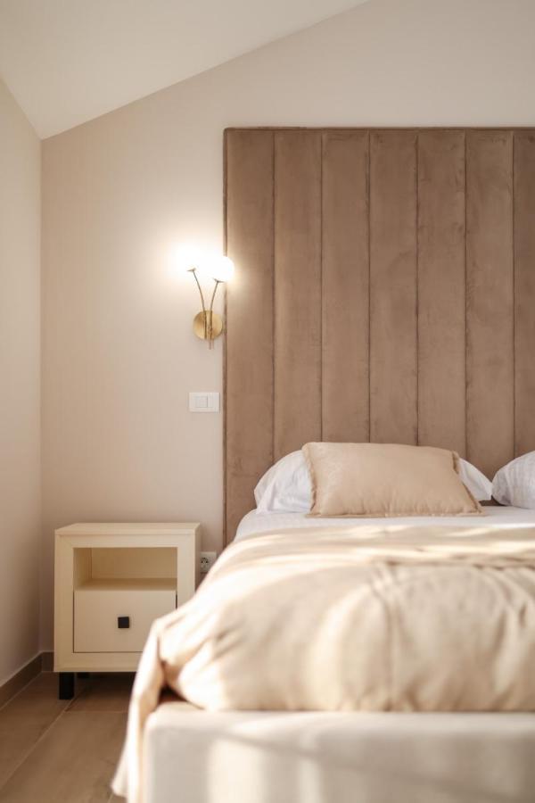 Castello Exclusive Rooms With Breakfast - By Ta Leut Agency Privlaka  Exterior photo