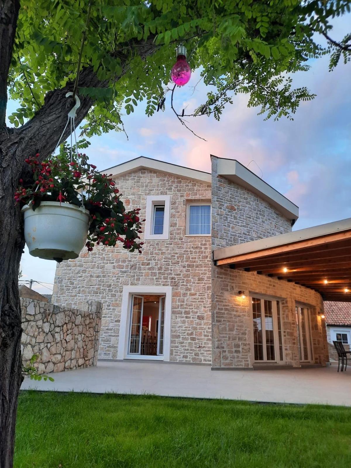 Castello Exclusive Rooms With Breakfast - By Ta Leut Agency Privlaka  Exterior photo